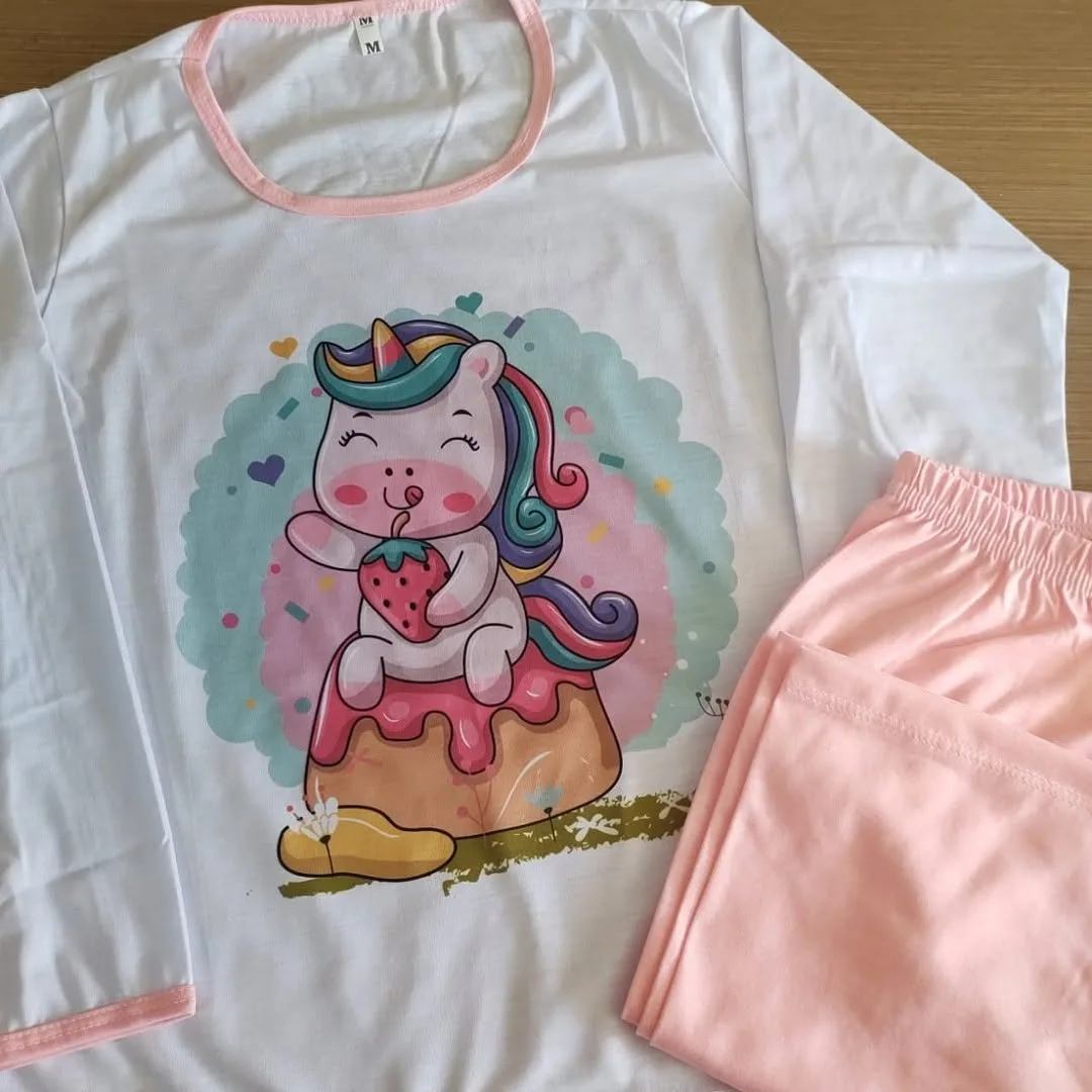 Kit de pijama personalizado com estampa de unicórnio